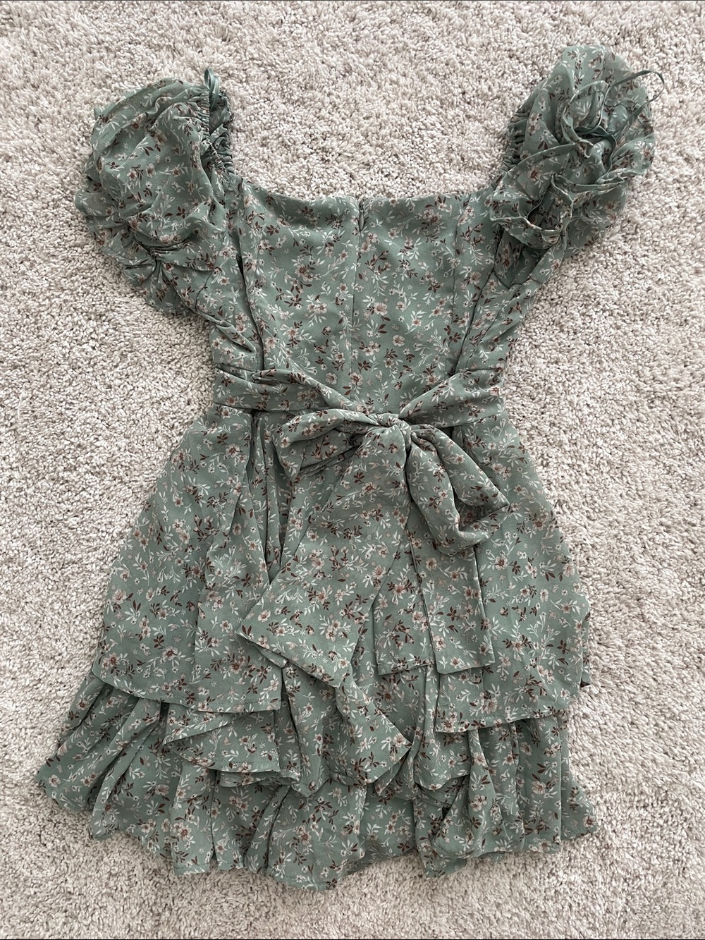 Francesca's Collections Green Floral Puff-Sleeve Romper - Picture 4 of 6